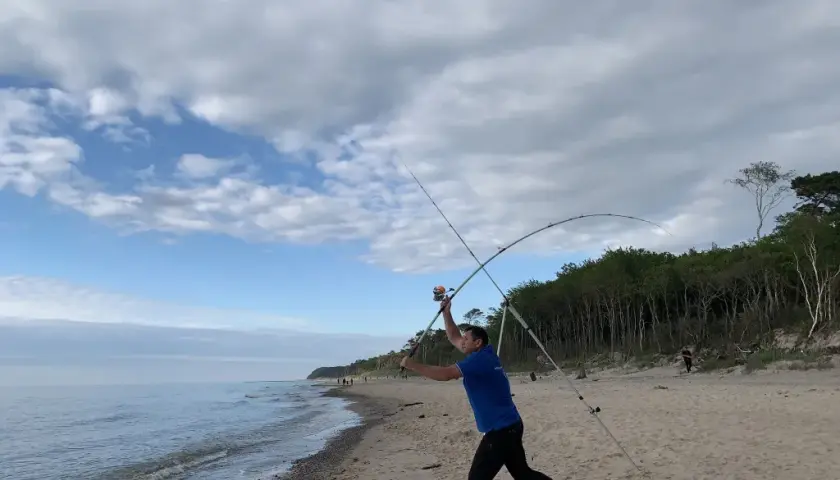 Wędka surfcastingowa na Bałtyk: Jak wybrać i nie żałować?