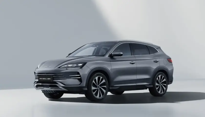 Szary BYD Seal U DM-i, SUV z nowoczesnym designem. Sprawdź jego atrakcyjną cenę i możliwości.