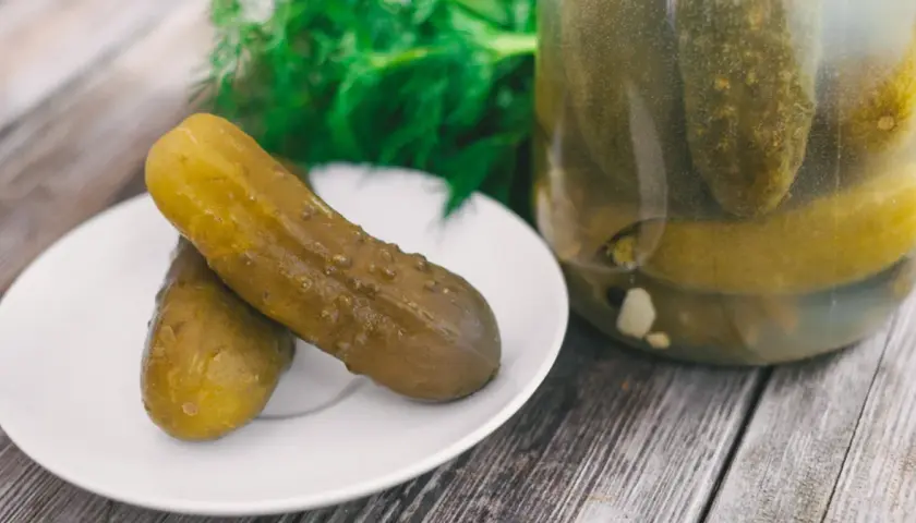 Dlaczego ogórki kiszone są gorzkie? 8 kroków do idealnych!