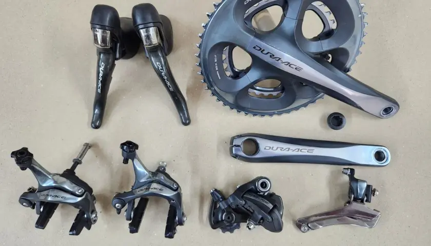 Dura Ace 9000 kontra 7900: Wybierz optymalną wydajność