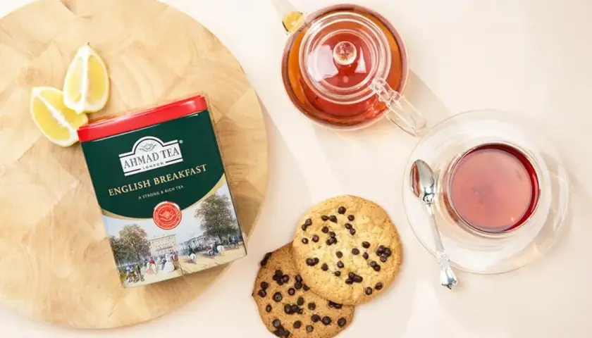 Jak smakuje herbata English Breakfast od Ahmad Tea i jakie ma zalety?