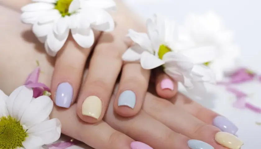 Żel czy hybryda? Ekspert radzi: Który manicure wybrać?