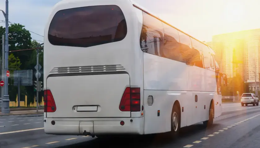 Ile jedzie bus z Holandii do Polski? Czas podróży i ceny biletów