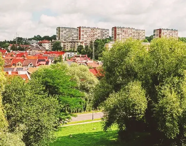 Jak szybko dojechać do osiedla Złotego Wieku w Krakowie? Sprawdź!