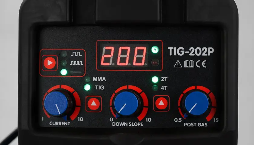 Panel sterowania spawarki TIG-202P. Ustawienia do spawania stali czarnej: prąd, nachylenie spadku prądu, gaz po spawaniu.