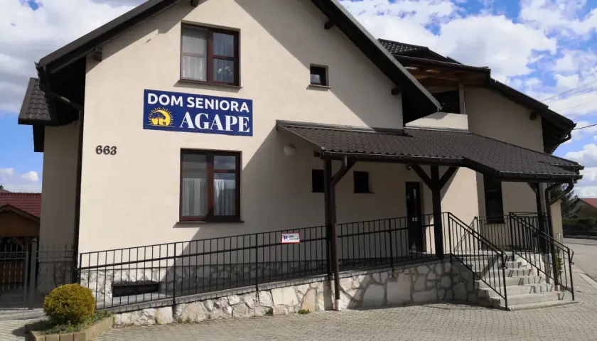 Dom Seniora Familia: Rodzinna atmosfera i pełna opieka