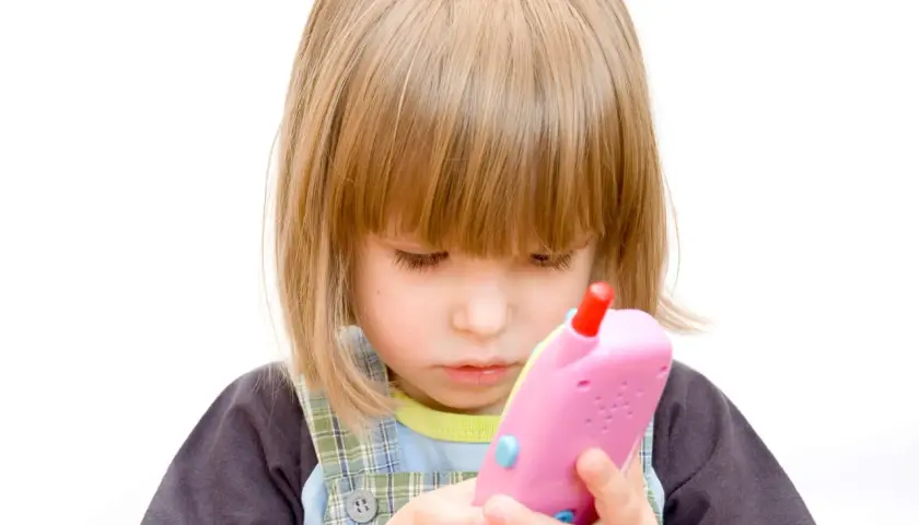 Najlepsze interaktywne telefony dla dziewczynki - zabawki, które uczą