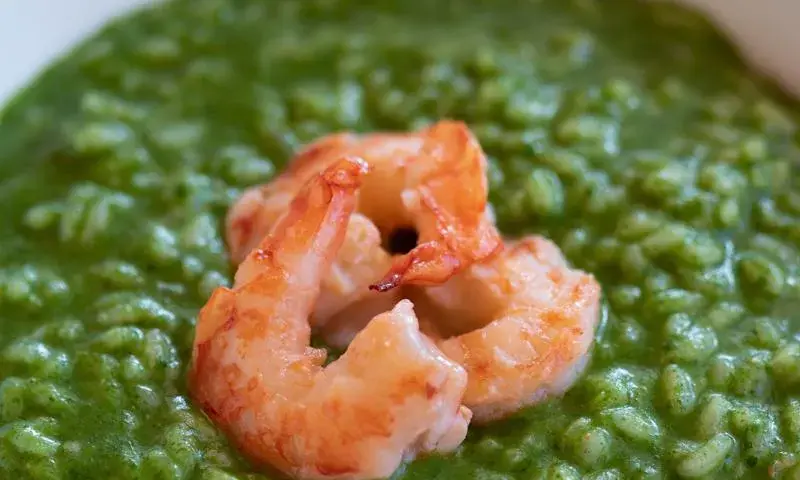 Jakie dania można wzbogacić pesto i jak je wykorzystać w kuchni