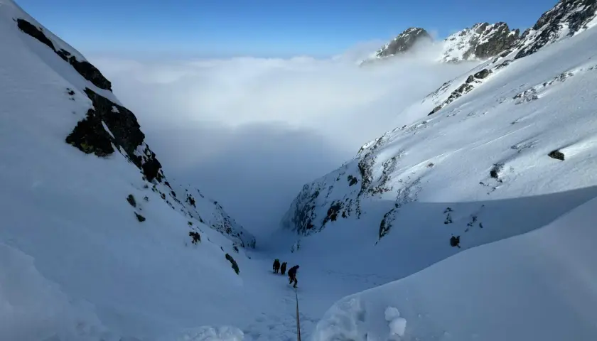 Zimowe Tatry: Jak bezpiecznie wybrać szlak? Porady eksperta