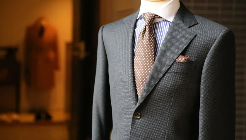 Jak wybrać idealny krawat na sylwestra? Praktyczny poradnik elegancji