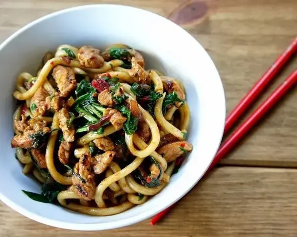 Szybki i pyszny przepis na wieprzowinę stir fry z warzywami