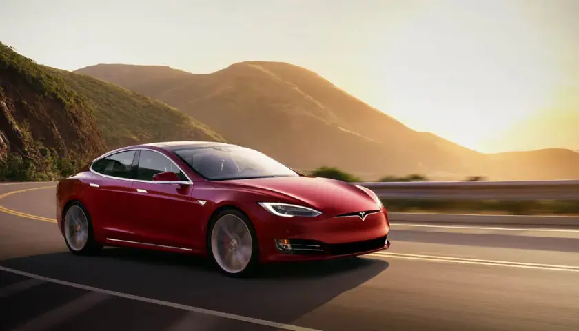 Tesla ile do setki – niesamowite osiągi, które zaskoczą każdego