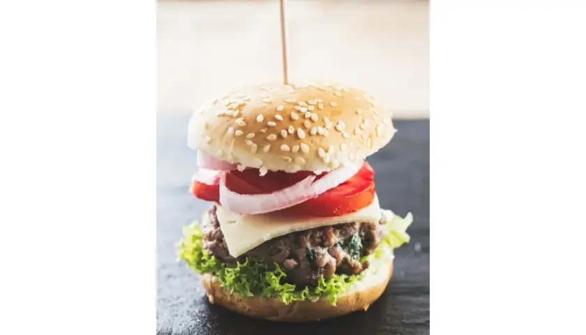 Jakie bułki do burgera wybrać, aby uniknąć rozczarowania smakiem?
