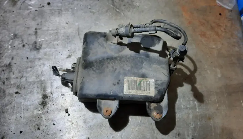 Gdzie jest zbiornik płynu DPF w Volvo V50? Uniknij problemów z silnikiem
