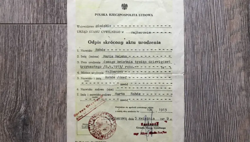 Skrócony odpis aktu urodzenia Marii Heleny Rohde z 1913 r. z USC Wejherowo. Nie podano, ile kosztuje skrócony odpis aktu urodzenia.