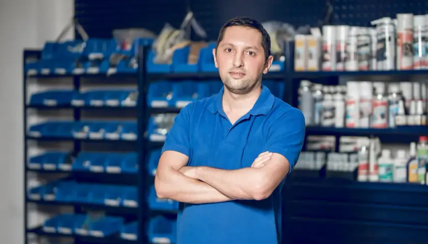 Czy pracodawca może zmienić Twój system pracy? Sprawdź prawa