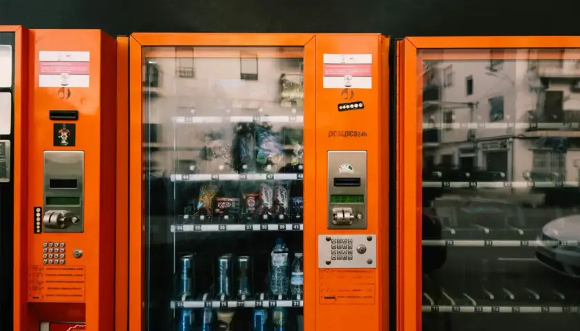 Ile prądu zużywa automat vendingowy i jak obniżyć koszty energii