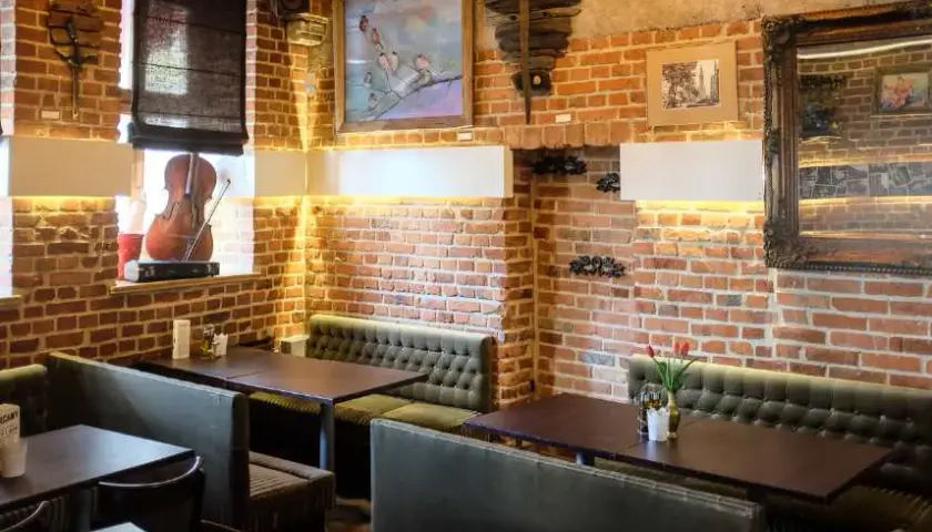 Gdzie zjeść w Kamiennej Górze? Odkryj najlepsze restauracje i kawiarnie