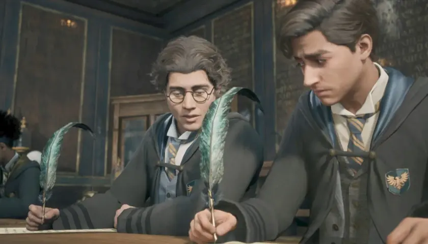 Uczniowie Hogwartu piszą piórami, jakby szukali wskazówek do skrzyni z okiem w Hogwarts Legacy.