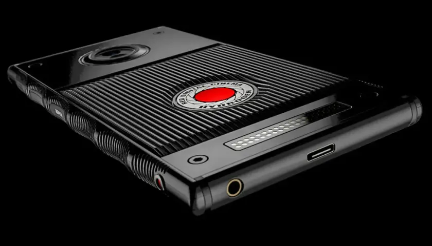 Elegancki, czarny smartfon RED Hydrogen One z charakterystycznym logo RED DIGITAL CINEMA.