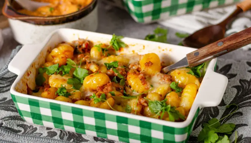 Szybka i pyszna zapiekanka z gnocchi z kurczakiem na obiad