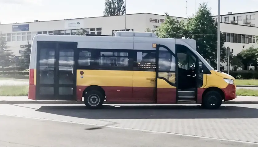 Skąd odjeżdża dar bus w Warszawie? Sprawdź przystanki i lokalizacje