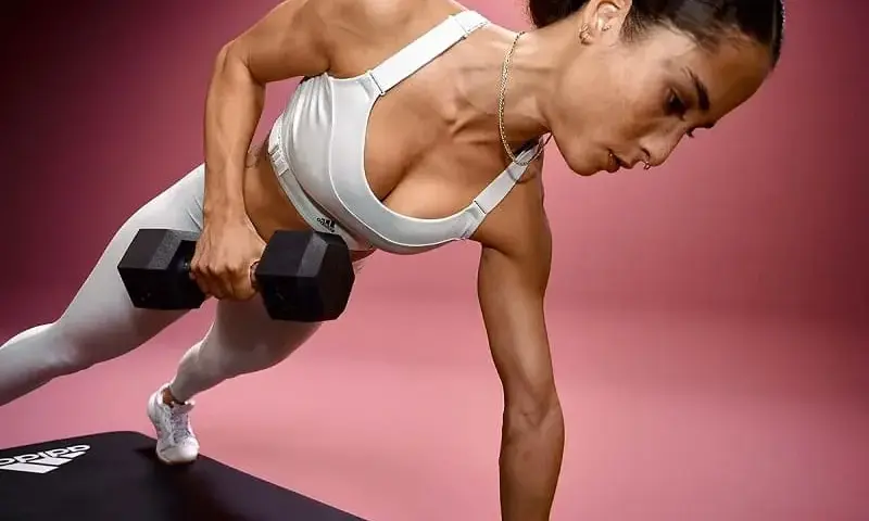 Cómo aumentar la masa muscular en mujeres: beneficios y ejercicios efectivos