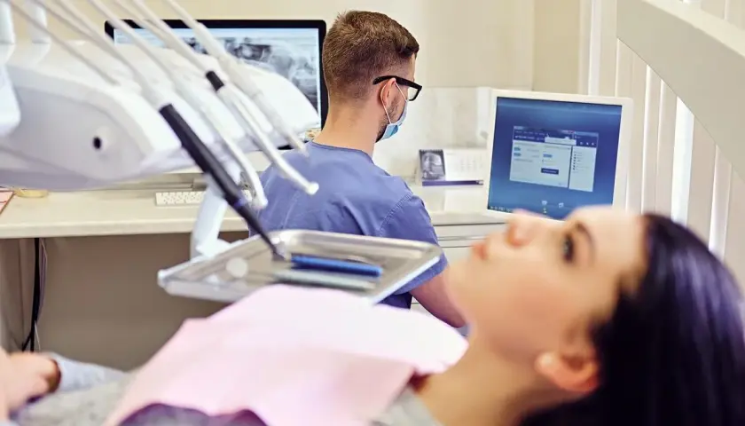 Czy na L4 można iść do dentysty? Poznaj zasady ZUS i uniknij kar