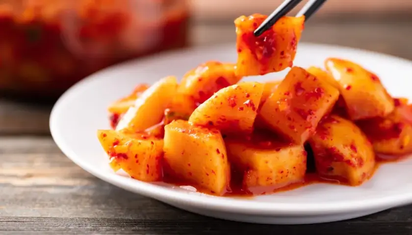 Z czym podawać kimchi? Odkryj idealne połączenia smakowe