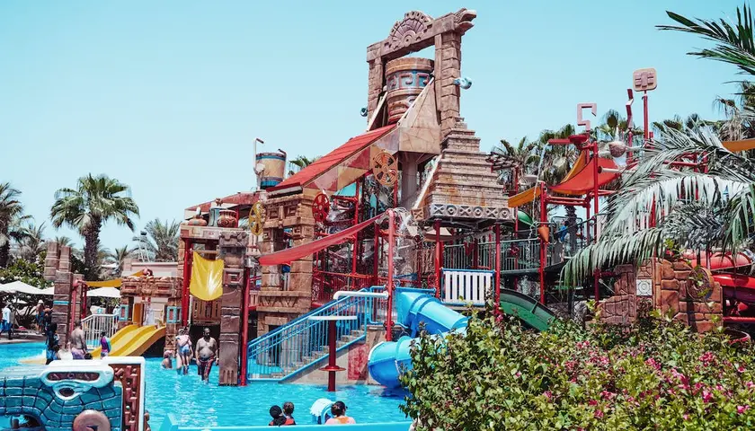  Aquapark we Włoszech - najlepsze parki wodne w 2023 roku