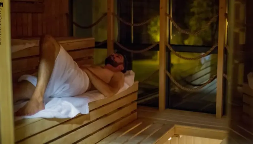 Sauna w hotelu: Jak korzystać poprawnie i czuć się pewnie?