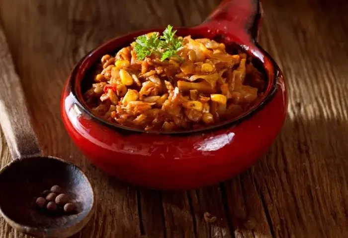 Bigos z kiszonej kapusty z kiełbasą i boczkiem na każdą okazję?