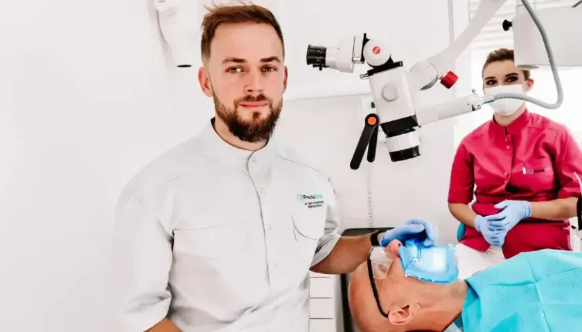 Lekarz dentysta czy stomatolog - co musisz wiedzieć o różnicach