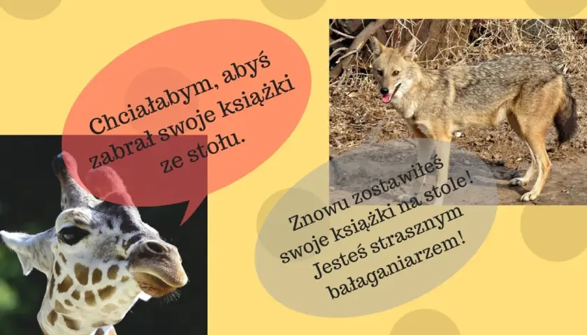 Żyrafa prosi szakala, by zabrał książki ze stołu, bo jest bałaganiarzem.