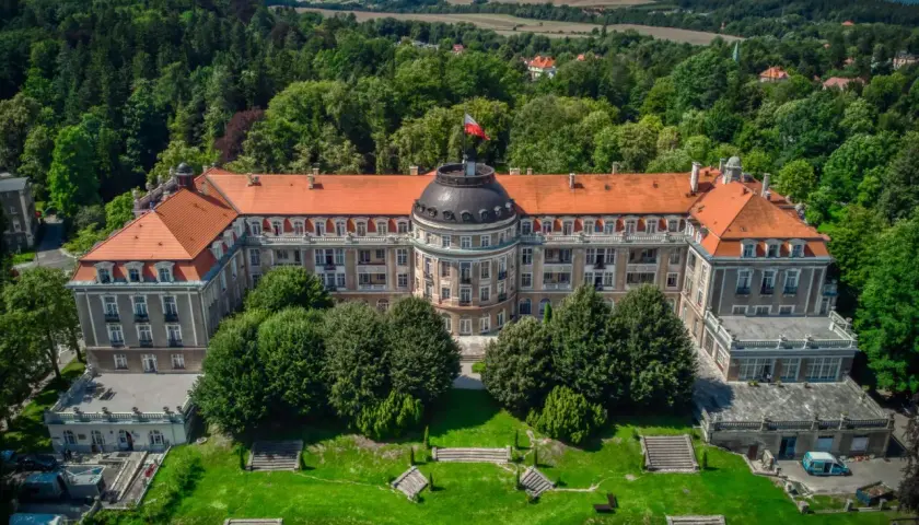 Młynarz Szczawno-Zdrój: Czy to sanatorium dla Ciebie? Sprawdź!