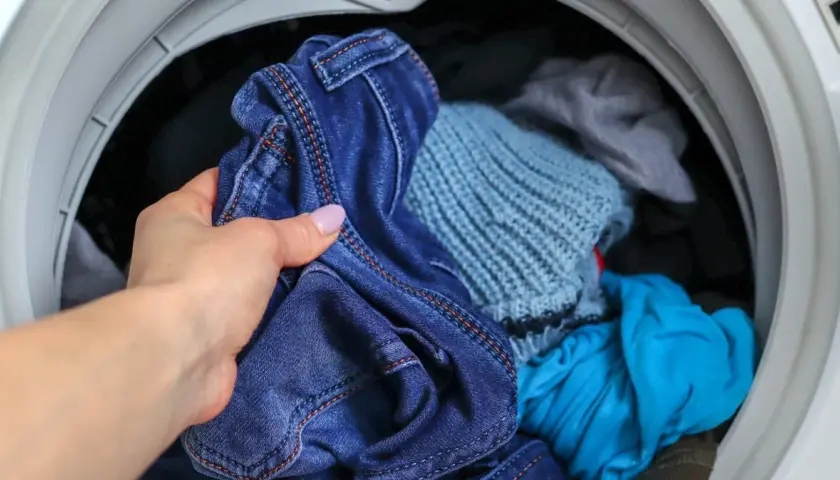 W jakiej temperaturze prać, aby nie zniszczyć ubrań i zaoszczędzić?