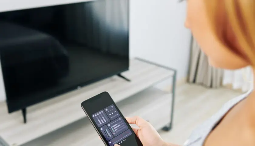 Jak podłączyć telefon do TV kablem? Stabilny obraz bez Wi-Fi