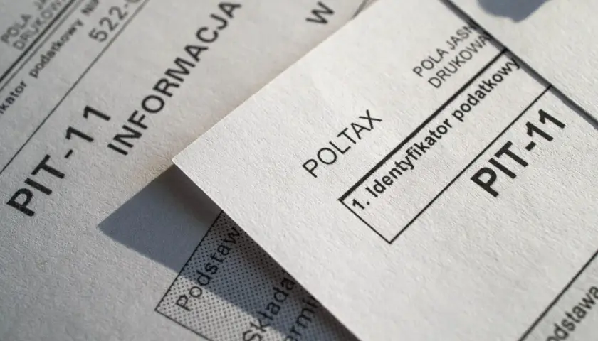 Dokumenty PIT-11 i Poltax, kluczowe dla każdego rezydenta rozliczającego podatki.