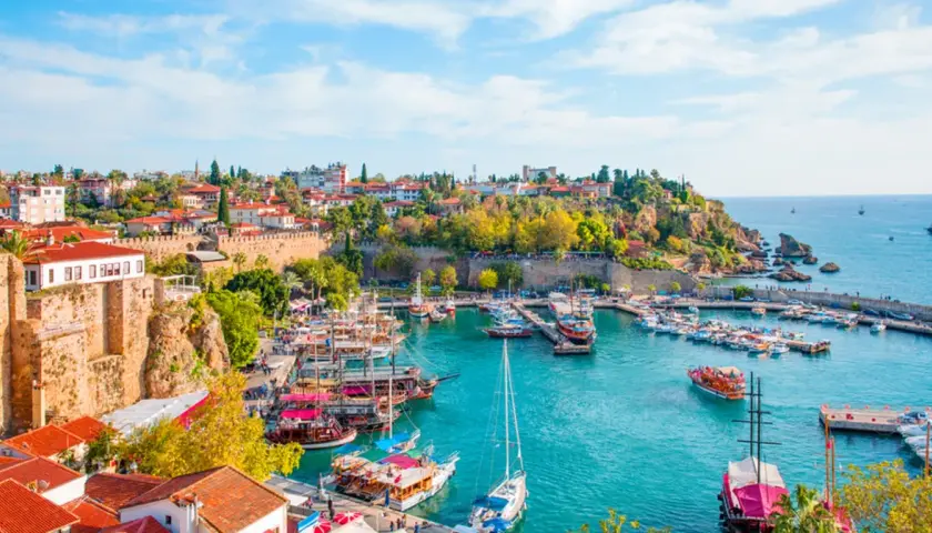 Czy Antalya jest bezpieczna? Aktualne informacje i porady dla turystów