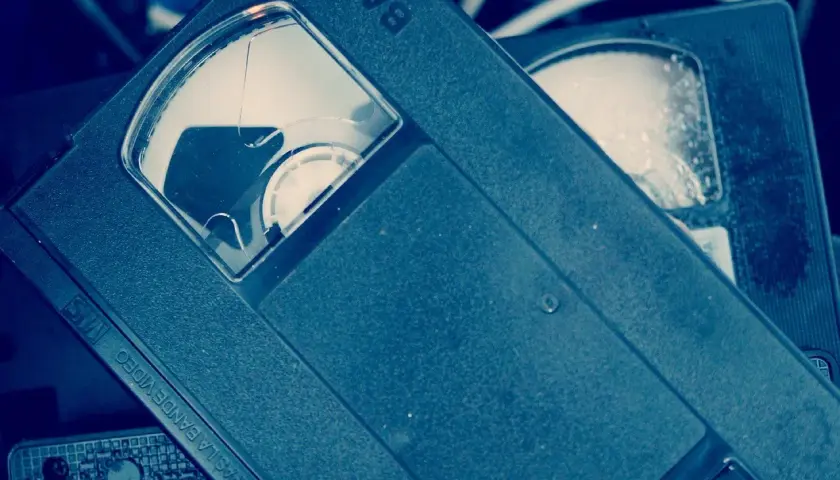 Stare kasety VHS, gdzie wyrzucić kasety magnetofonowe? To pytanie zadaje sobie wielu.