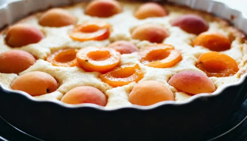 Clafoutis aux abricots, une gourmandise à la conservation facile pour savourer l'été.