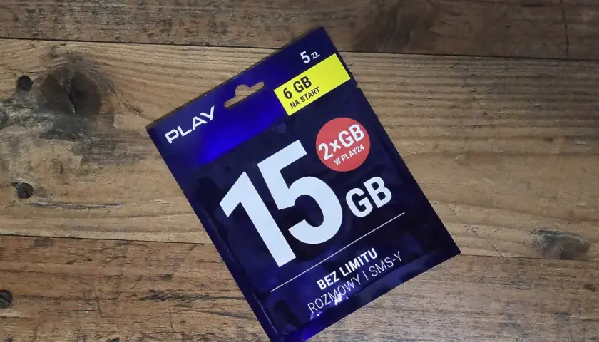 Karta Play na kartę z 15 GB internetu. 6 GB na start i 2x GB w Play24. Bez limitu rozmowy i SMS.