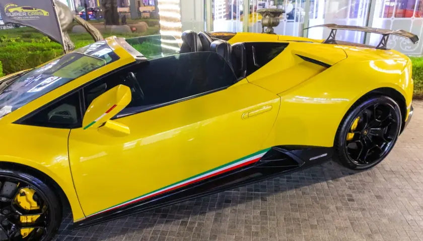 Ile kosztuje wynajem Lamborghini Huracan? Pełny cennik i warunki