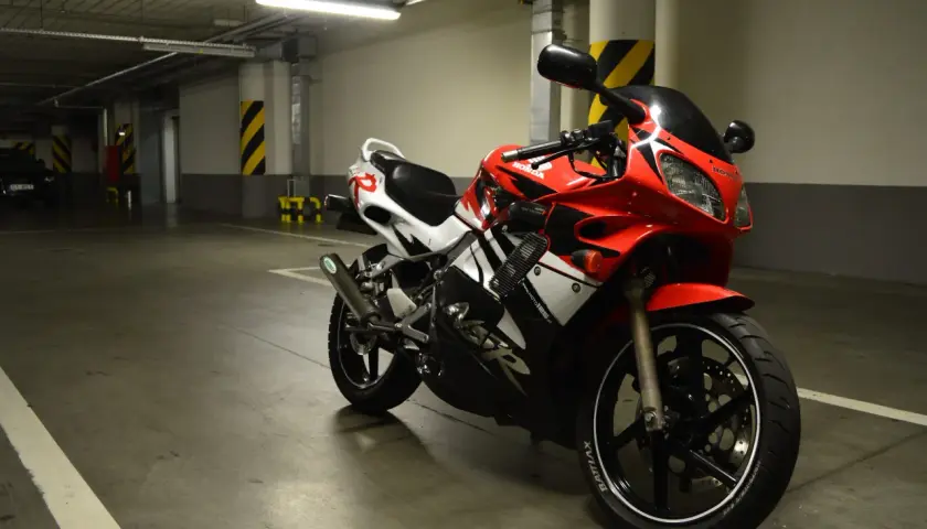 Pojemność baku Honda NSR 125 – co musisz wiedzieć przed zakupem