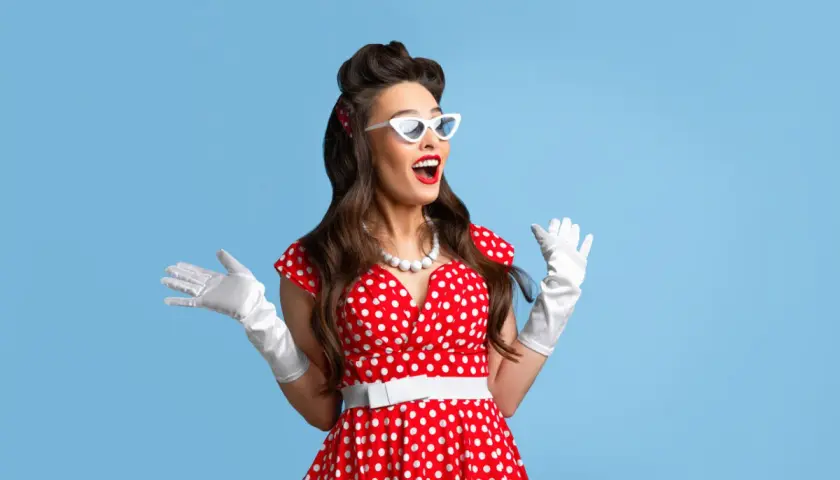 Styl Pin-Up: Lata 40. i 50. Jak odtworzyć kultowy look?