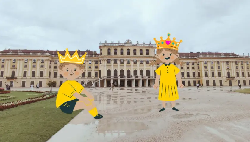 Dzieci w koronach przed Pałacem Schönbrunn, marzą o zwiedzaniu. Bilety do Pałacu Schönbrunn czekają!
