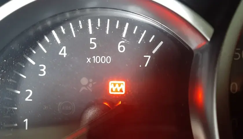 Dacia Duster: kontrolka ciśnienia w oponach świeci się. Czas na reset!
