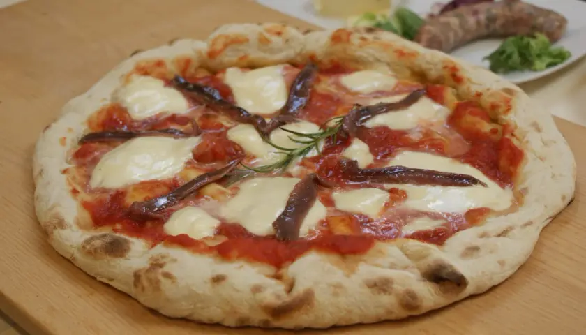 Jak długo piec gotowy spód do pizzy, aby uniknąć rozczarowania?