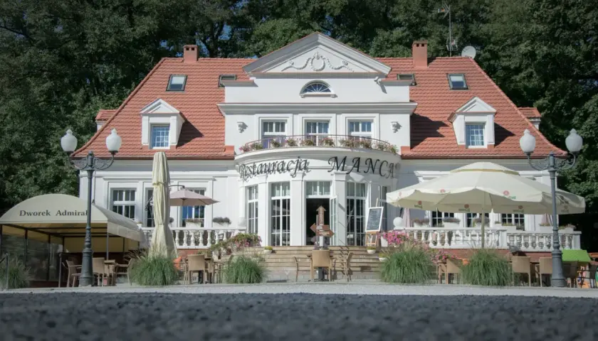 Dworek Admirał w Sopocie - wyjątkowe noclegi i wesela blisko plaży