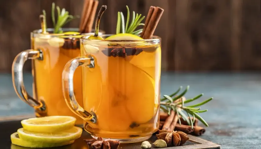 Rozgrzewające drinki zimowe, które pokochasz w chłodne dni
